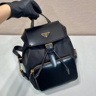 追跡付プラダ Re-Nylonとブラッシュレザーのバックパック 本物 puc51013 追跡付プラダ Re-Nylonとブラッシュレザーのバックパック 本物 puc51013