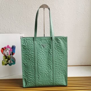 《大人気》プラダ 本物 スモール ナッパレザー トートバッグ puf19052 《大人気》プラダ 本物 スモール ナッパレザー トートバッグ puf19052
