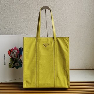 送料無料プラダ スモール ナッパレザー トートバッグ 本物 pux13484 送料無料プラダ スモール ナッパレザー トートバッグ 本物 pux13484