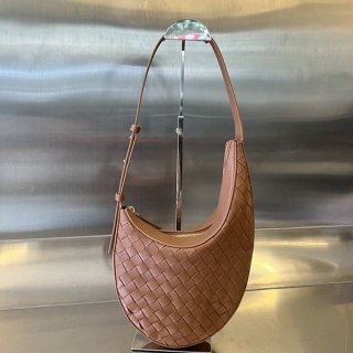 入手困難品!ボッテガヴェネタ 本物☆レザー ショルダーバッグ boh61622 入手困難品!ボッテガヴェネタ 本物☆レザー ショルダーバッグ boh61622
