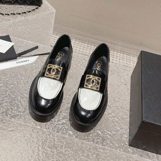 入手困難 シャネル ロゴ ローファー モカシン コピー shi64375 入手困難 シャネル ロゴ ローファー モカシン コピー shi64375