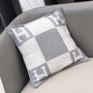 【大人気!】エルメス Avalonクッション 本物 スモール 50x50 ers25653 【大人気!】エルメス Avalonクッション 本物 スモール 50x50 ers25653