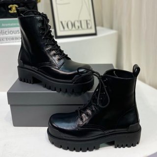 激安価格!バレンシアガ STRIKE LACE-UP ブーツ 本物 厚底 590974WA9601000 激安価格!バレンシアガ STRIKE LACE-UP ブーツ 本物 厚底 590974WA9601000