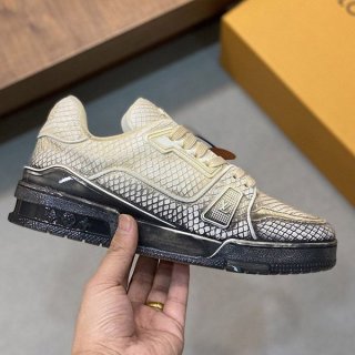 ☆超人気☆ ルイヴィトン スニーカー コピー LV トレーナー vum32766 ☆超人気☆ ルイヴィトン スニーカー コピー LV トレーナー vum32766