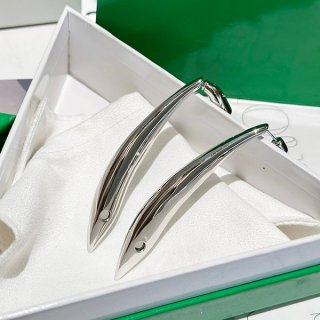ボッテガヴェネタ 本物 スターリングシルバー サーディン ピアス◆Vogue掲載 boh01155 ボッテガヴェネタ 本物 スターリングシルバー サーディン ピアス◆Vogue掲載 boh01155