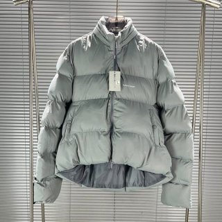 《大人気》バレンシアガ 本物 ロゴ ダウン フーディ ジャケット bav14226 《大人気》バレンシアガ 本物 ロゴ ダウン フーディ ジャケット bav14226