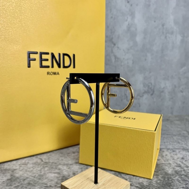 希少色人気フェンディ ピアス ゴールド シルバー ローズピンク 本物 feq60845