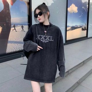バレンシアガ コピー XXXL ロゴ ステッチ オーバーサイズ 長袖 Tシャツ bah46927 バレンシアガ コピー XXXL ロゴ ステッチ オーバーサイズ 長袖 Tシャツ bah46927