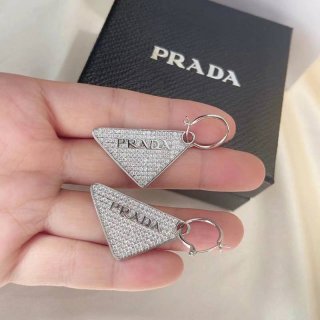 争奪戦 新作 プラダ シンボル ピアス 本物 【人気商品】 pua57890 争奪戦 新作 プラダ シンボル ピアス 本物 【人気商品】 pua57890