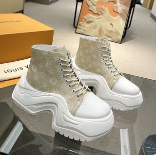 【ルイヴィトン】 LV アークライト 2.0ライン スニーカー コピー vuh43521 【ルイヴィトン】 LV アークライト 2.0ライン スニーカー コピー vuh43521