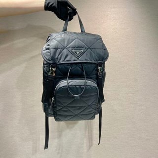 注目★プラダ 本物 Re-Nylon トップステッチ バックパック 2VZ1352DGW 注目★プラダ 本物 Re-Nylon トップステッチ バックパック 2VZ1352DGW