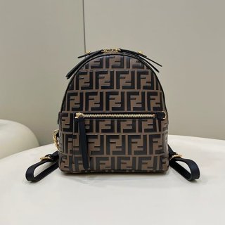 大人気!フェンディ コピー スモール ブラウンレザー FF バックパック 8BZ038A5TL 大人気!フェンディ コピー スモール ブラウンレザー FF バックパック 8BZ038A5TL