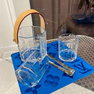 ルイヴィトン コピー ウイスキーグラス&アイスペールセット vut81430 ルイヴィトン コピー ウイスキーグラス&アイスペールセット vut81430