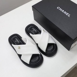 《大人気》シャネル レザー 厚底 サンダル コピー 黒 布地 sho83388 《大人気》シャネル レザー 厚底 サンダル コピー 黒 布地 sho83388