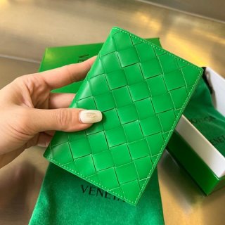 ボッテガヴェネタ パスポートケース 本物 bof10586 ボッテガヴェネタ パスポートケース 本物 bof10586