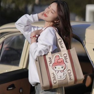 すぐ届く my melody for クロエ woody 本物 ミディアムトートバッグ CHC23SS383J7369A CHC23SS すぐ届く my melody for クロエ woody 本物 ミディアムトートバッグ CHC23SS383J7369A CHC23SS