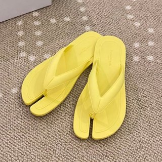 n級品 おすすめメゾン マルジェラ 本物 tabi スプリットトゥ トングサンダル Maq81113 n級品 おすすめメゾン マルジェラ 本物 tabi スプリットトゥ トングサンダル Maq81113