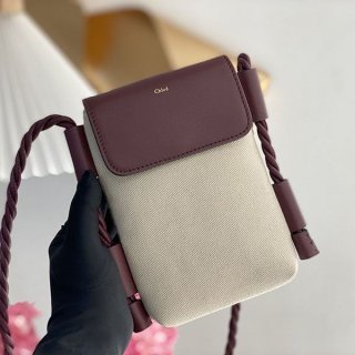 希少色 クロエ KEY スマホポーチ シャイニーカーフスキン製フラップ付き che75538 希少色 クロエ KEY スマホポーチ シャイニーカーフスキン製フラップ付き che75538