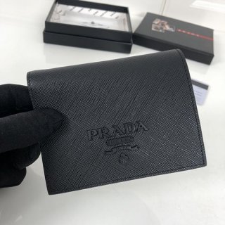 超話題!プラダ サフィアーノ 二つ折り財布 本物 puu53425 超話題!プラダ サフィアーノ 二つ折り財布 本物 puu53425