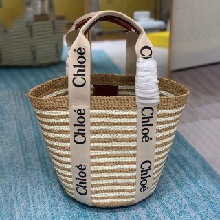 21AW新作 クロエ woody 本物 かごバッグ ☆ラフィアトートバッグ☆送料込 chj66692 21AW新作 クロエ woody 本物 かごバッグ ☆ラフィアトートバッグ☆送料込 chj66692