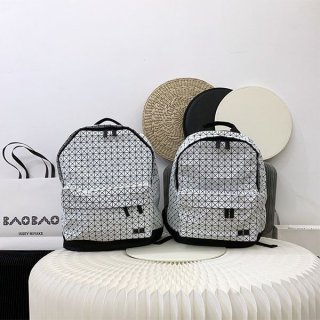 争奪戦バオバオイッセイミヤケ バックパック 2size 本物 bak81407 争奪戦バオバオイッセイミヤケ バックパック 2size 本物 bak81407