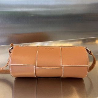 超話題! ボッテガ ヴェネタ レザークロスボディバッグ bom49141 超話題! ボッテガ ヴェネタ レザークロスボディバッグ bom49141