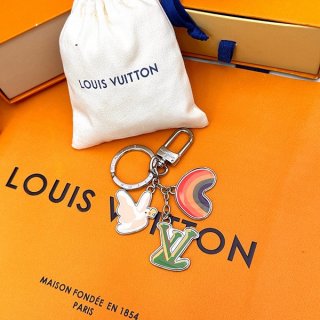 ルイヴィトン 本物 キーホルダーLV グッド バイブス M00959 ルイヴィトン 本物 キーホルダーLV グッド バイブス M00959