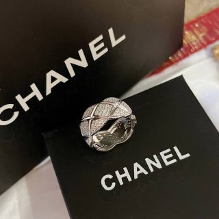 目を惹くカラーシャネル コピー ココ クラッシュ コレクション リング she47007 目を惹くカラーシャネル コピー ココ クラッシュ コレクション リング she47007