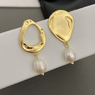 即発送 セリーヌ パールイヤリング 本物 Cez98388