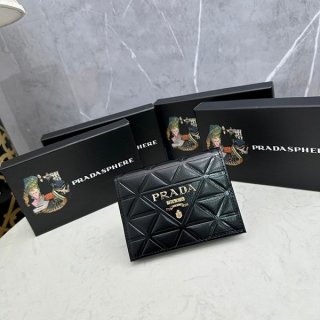 大人気!!新色 プラダ ブラッシュド レザー 折り財布 コピー puw31659 大人気!!新色 プラダ ブラッシュド レザー 折り財布 コピー puw31659
