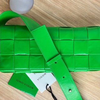 ボッテガ ヴェネタ カセット クロスボディ バッグ 本物《大人気》 boy90133 ボッテガ ヴェネタ カセット クロスボディ バッグ 本物《大人気》 boy90133