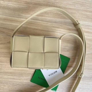 高品質ボッテガ ヴェネタ キャンディー カセット コピークロスボディミニバッグ bom59871 高品質ボッテガ ヴェネタ キャンディー カセット コピークロスボディミニバッグ bom59871