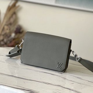 ギフトに最適ルイヴィトン ウエアラブルウォレット ショルダーバッグ 本物 M82086 ギフトに最適ルイヴィトン ウエアラブルウォレット ショルダーバッグ 本物 M82086