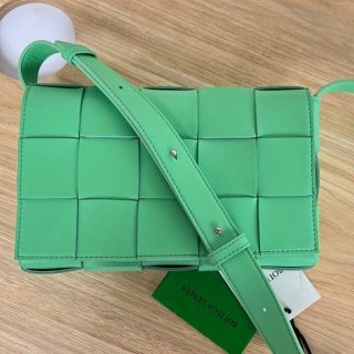 お洒落にボッテガ ヴェネタ カセット クロスボディ 本物バッグ boi59543 お洒落にボッテガ ヴェネタ カセット クロスボディ 本物バッグ boi59543
