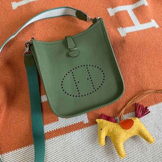 エルメス エヴリン アマゾン TPM 本物 クレマンス シルバー金具 ern17776 エルメス エヴリン アマゾン TPM 本物 クレマンス シルバー金具 ern17776