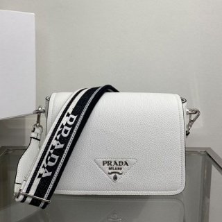 すぐ届 プラダ レタリングロゴ レザー ショルダーバッグ 本物 puc97248 すぐ届 プラダ レタリングロゴ レザー ショルダーバッグ 本物 puc97248