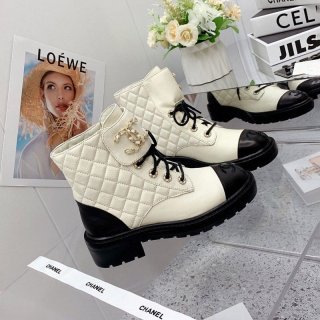 シャネル《新作限定》チェーンCCレースアップブーツ 本物 shl13856