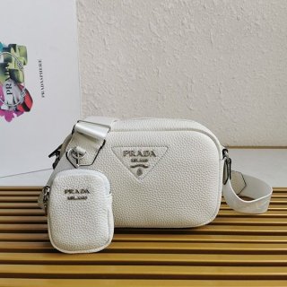 希少 プラダ*レザー ショルダーバック コピーミニポーチ付き pum45491 希少 プラダ*レザー ショルダーバック コピーミニポーチ付き pum45491