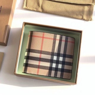 お洒落で可愛い バーバリー 二折り財布 本物 Bar33632 お洒落で可愛い バーバリー 二折り財布 本物 Bar33632