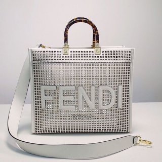 ギフトに最適 フェンディ サンシャイン ミディアム トートバッグ 本物 fey96352 ギフトに最適 フェンディ サンシャイン ミディアム トートバッグ 本物 fey96352