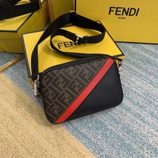 目を惹くカラー フェンディ カメラショルダーバッグ 本物 fed80027 目を惹くカラー フェンディ カメラショルダーバッグ 本物 fed80027