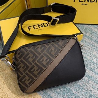 激安価格!フェンディ カメラショルダーバッグ 本物 fed40251 激安価格!フェンディ カメラショルダーバッグ 本物 fed40251