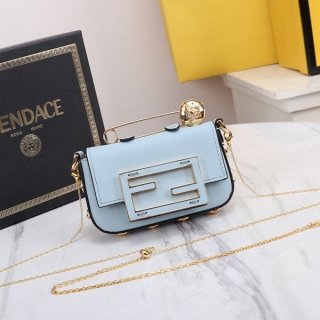 入手困難 【FENDACE】ナノ バゲット マイクロ バッグ 本物 feg56078 入手困難 【FENDACE】ナノ バゲット マイクロ バッグ 本物 feg56078