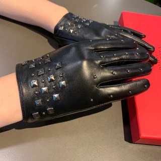 高級ブランド ヴァレンティノ 本物 ロックスタッズ レザーグローブ Vug78083 高級ブランド ヴァレンティノ 本物 ロックスタッズ レザーグローブ Vug78083