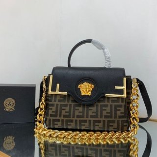 フェンディ ヴェルサーチェ フェンダーチェ コラボ バッグ 本物 feu51761 フェンディ ヴェルサーチェ フェンダーチェ コラボ バッグ 本物 feu51761