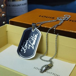 日本未入荷ルイヴィトン ペンダントシグネチャーLV 本物 ネックレス M00321 日本未入荷ルイヴィトン ペンダントシグネチャーLV 本物 ネックレス M00321