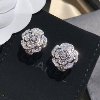 ★日本!!人気!シャネル ダイヤモンドカメリアピアス 本物 J12072 ★日本!!人気!シャネル ダイヤモンドカメリアピアス 本物 J12072