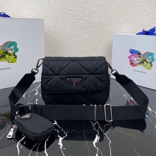 定番プラダ ナッパレザー システム パッチワーク バッグ 本物 put88711 定番プラダ ナッパレザー システム パッチワーク バッグ 本物 put88711