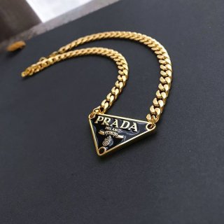 ギフトに最適プラダ シンボル ネックレス コピー puw03803 ギフトに最適プラダ シンボル ネックレス コピー puw03803