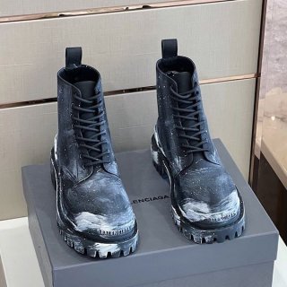 追跡付き 安いバレンシアガ 本物★ストライクラバー コンバットブーツ bas14162 追跡付き 安いバレンシアガ 本物★ストライクラバー コンバットブーツ bas14162